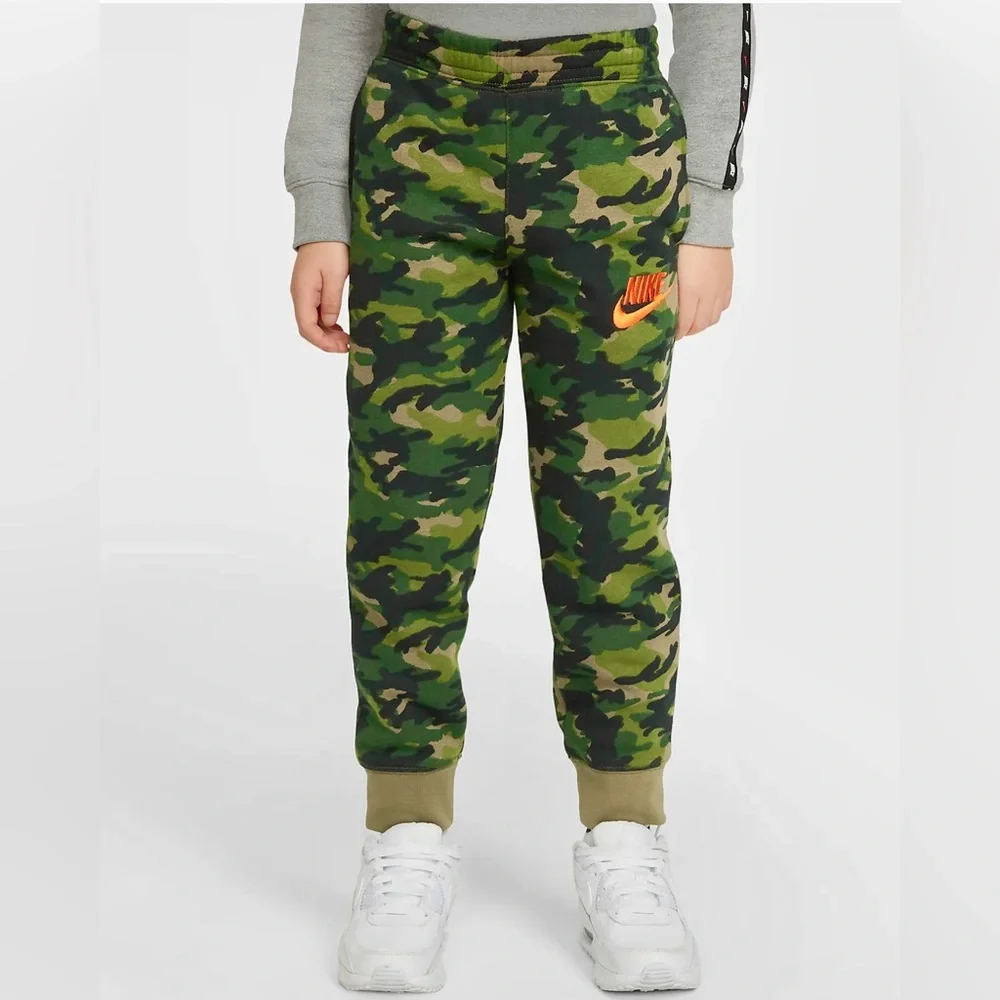 Nike Green Camouflage Sweat Pants Size 4